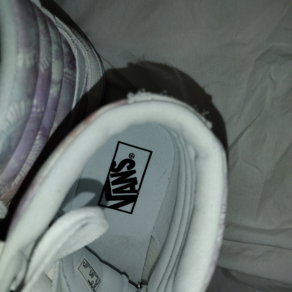 BNWT VANS HIGH TOPS - Picture 4 of 6